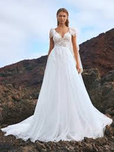 Load image into Gallery viewer, Pronovias "Tianzi", Salon Sample