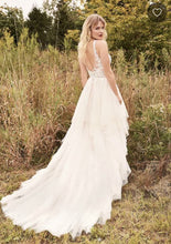 Load image into Gallery viewer, Lillian West 66190, Salon Sample