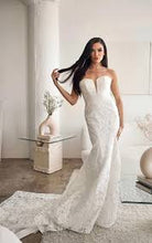 Load image into Gallery viewer, Martina Liana 1645, Salon Sample