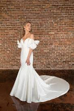 Load image into Gallery viewer, Essence of Australia D3822, NEW with tags with sleeves and overskirt!