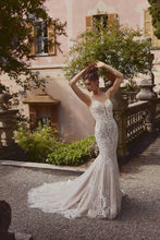 Load image into Gallery viewer, Justin Alexander "Islanda" 88399, Salon Sample