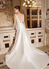 Load image into Gallery viewer, Demetrios style 3224, Salon Sample (sash not incl)