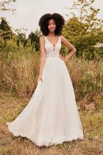 Load image into Gallery viewer, Lillian West style 66198, Salon Sample