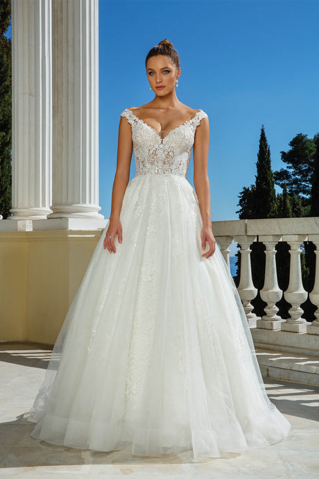 Justin Alexander style 88117, Salon Sample