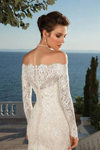 Load image into Gallery viewer, Justin Alexander style 88087, Salon Sample