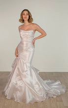 Load image into Gallery viewer, Stella York style 8123, Salon Sample
