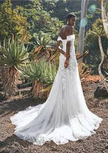 Load image into Gallery viewer, Pronovias &quot;Baikal&quot;, Salon Sample (ivory/lt blush)