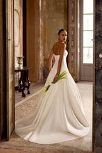 Load image into Gallery viewer, Justin Alexander "Kiera", NEW with tags