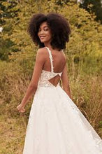 Load image into Gallery viewer, Lillian West style 66198, Salon Sample