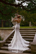 Load image into Gallery viewer, Justin Alexander "Isana", Salon Sample