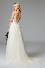 Load image into Gallery viewer, Willowby style 57705, Salon Sample