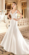 Load image into Gallery viewer, Demetrios style 3224, Salon Sample (sash not incl)