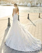 Load image into Gallery viewer, Aire Barcelona &quot;Iles&quot;, Salon Sample