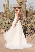 Load image into Gallery viewer, Lillian West 66170, Salon Sample