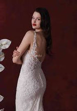 Load image into Gallery viewer, Justin Alexander 88369, Salon Sample