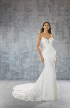 Load image into Gallery viewer, Madeline Gardner style 1014, Salon Sample