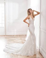 Load image into Gallery viewer, Aire Barcelona "Neyen", Salon Sample