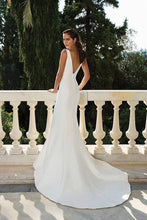 Load image into Gallery viewer, Justin Alexander style 88071, Salon Sample