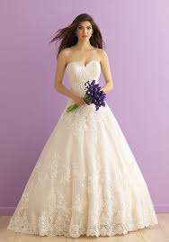 Allure 2917, Salon Sample