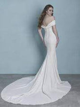 Load image into Gallery viewer, Allure 9763, Salon Sample