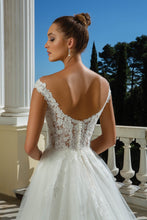 Load image into Gallery viewer, Justin Alexander style 88117, Salon Sample