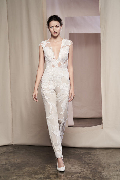 Justin Alexander Signature, style 99100, Salon Sample