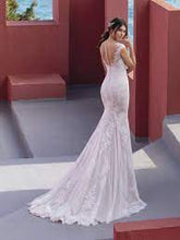 Load image into Gallery viewer, White One &quot;Lily&quot;, Immaculate Salon Sample