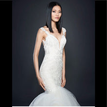 Load image into Gallery viewer, Lazaro, style 3713 with tags, unaltered