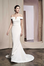 Load image into Gallery viewer, Justin Alexander Signature, style 99107 with cape, Salon Sample