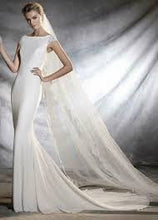 Load image into Gallery viewer, Pronovias &quot;Orsala&quot;, Salon Sample